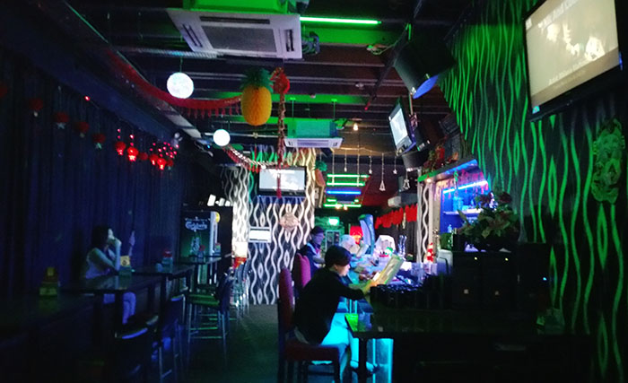 1819 « Singapore Karaoke Pubs Lounges